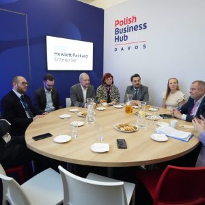 Przedstawiciele UW podczas AI House i Polish Business Hub w Davos. Źródło: UW